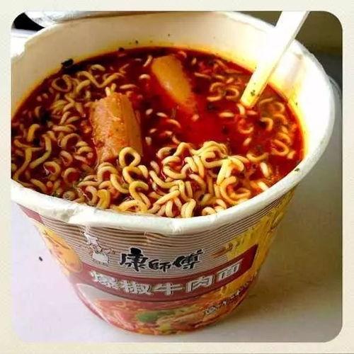 爆料的方便面能吃吗视频,爆料的“能吃吗”视频引发热议  第3张